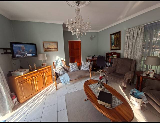 4 BEDROOM FREEHOLD FOR SALE IN GLEN MARAIS